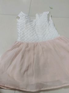 Girls Frock, Age 3-4 Yrs