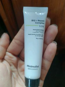 Minimalist B12 Repair Face Moisturizer