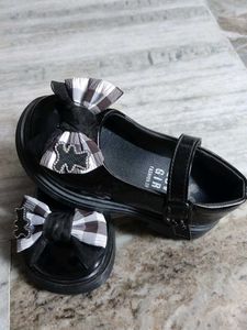 Cute Girl&#39;s Shoes with Bow