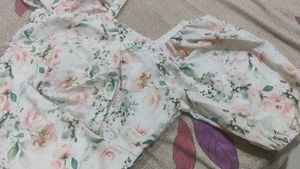 Floral Print Puff Sleeve Top