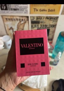 Valentino Donna Born in Roma intense