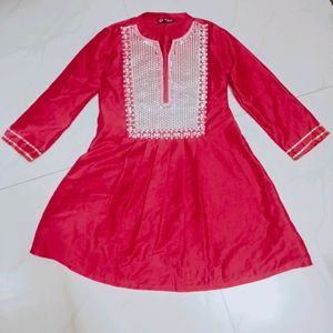 Embroidery tops and tunics