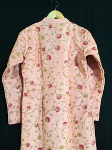 Pink Embroidered Women&#39;s Kurta