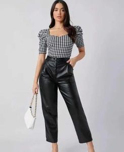 Houndstooth Puff Sleeve Top