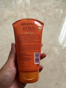 LOTUS SUNSCREAM SPF 30