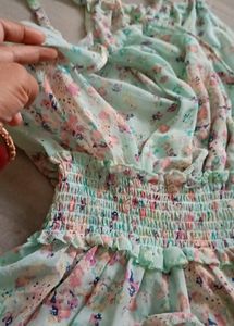 Beautiful Hulter Neck Flowered Print Top.
