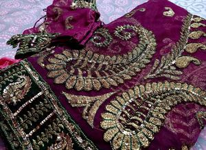 Elegant Saree 💜💚