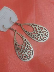 Pretty Metal Carving Design Earrings