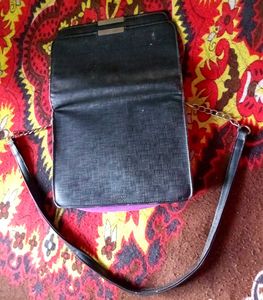 Black With Megenta Colour Shoulder Bag👜
