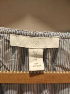 H&amp;M BEAUTIFUL TOP WITH RUFFLE AT NECK