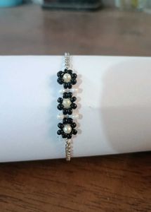 Beaded Bracelet 🖤🤍