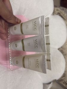 OxyLife Creme Bleach &amp; VLCC pearl Facial Kit