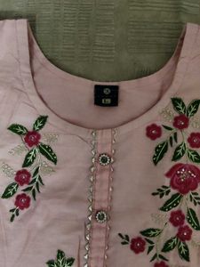 with dupatta its has medium size