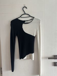 Retro B&W Top