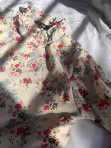 Floral Off white Top