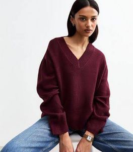 Burgundy Knit V-Neck Sweater👜🕶️