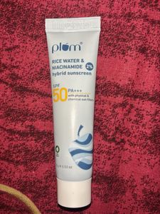 Plum Niacinamide Hybrid Sunscreen