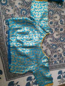 Saree With Blouse