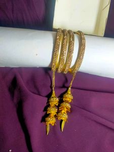 Golden sparkling latkan Bangles