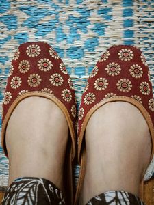 NEW UNUSED Hand Crafted Pure Leather Brocade Jutti