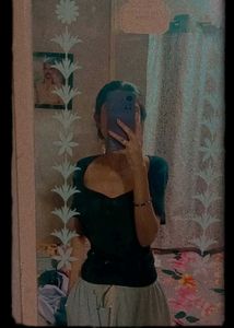 black sweetheart neckline top💅