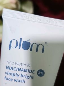 Plum Goodness Facewash... 170/-