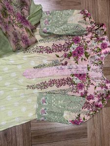 Floral Embroidered Kurta Set