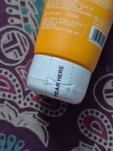 Dot and Key Vitamin C E Gel Face Wash for Glowing