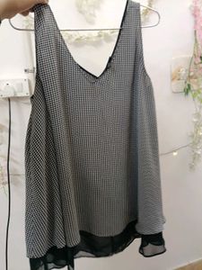 Chic Sleeveless Top