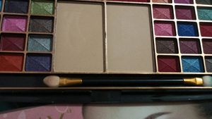 Professional makeup Kit-Clammy(48 color Eyeshadow With Mirror)