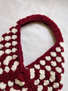 Crochet burgundy and white bag