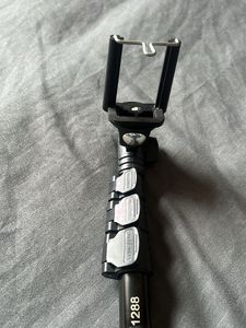 YUNGTFNG Selfie Stick but the remote doesnt work