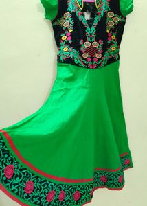 💚New Floral Embroidered Gown...