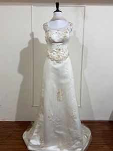 Elegant Vintage Wedding Gown🤍