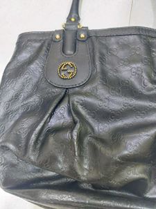 Rare GUCCI BLACK LEATHER DOUBLE G EMBOSSED  Bag