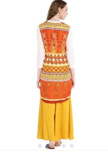 Beautiful Flowy White &amp; Orange Akkriti Kurta