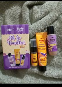 Plum BodyLovin' Vanilla Set