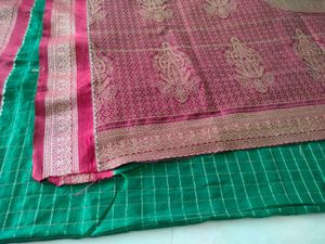 Silk Blend Banarasi Saree 💚♥️