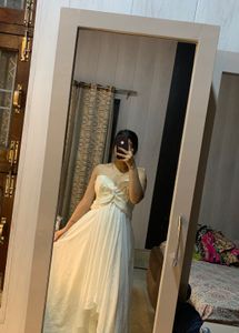 Elegant White Ethnic Gown❤️🎀🦋