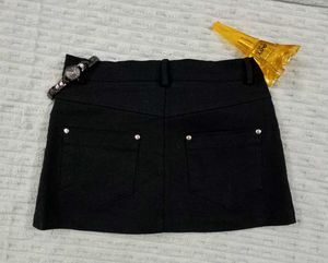 Chic Black Mini Skirt