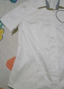White Short Sleeve Shirt fitting