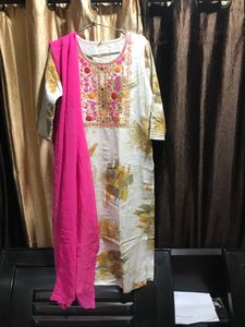 Women Dupata And Kurta