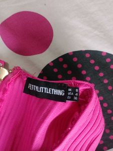 Pink PrettyLittleThing Zip-Up Crop Top