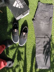 Levis Black Shade Denim Jeans