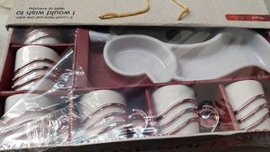 Elegant Tea Set with Leaf-Shaped Tray