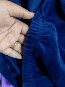 (XXL) New Cropped Sweatshirt From Yousta.