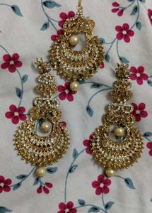 EARINGS WITH MANG TIKA