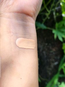 e.l.f. Halo Glow Shade 1 Fair,Used for Swatch Only