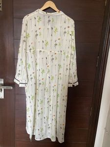 W Women’s Floral Print Collared Kurta (16)