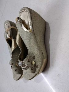 Bridal Wedge